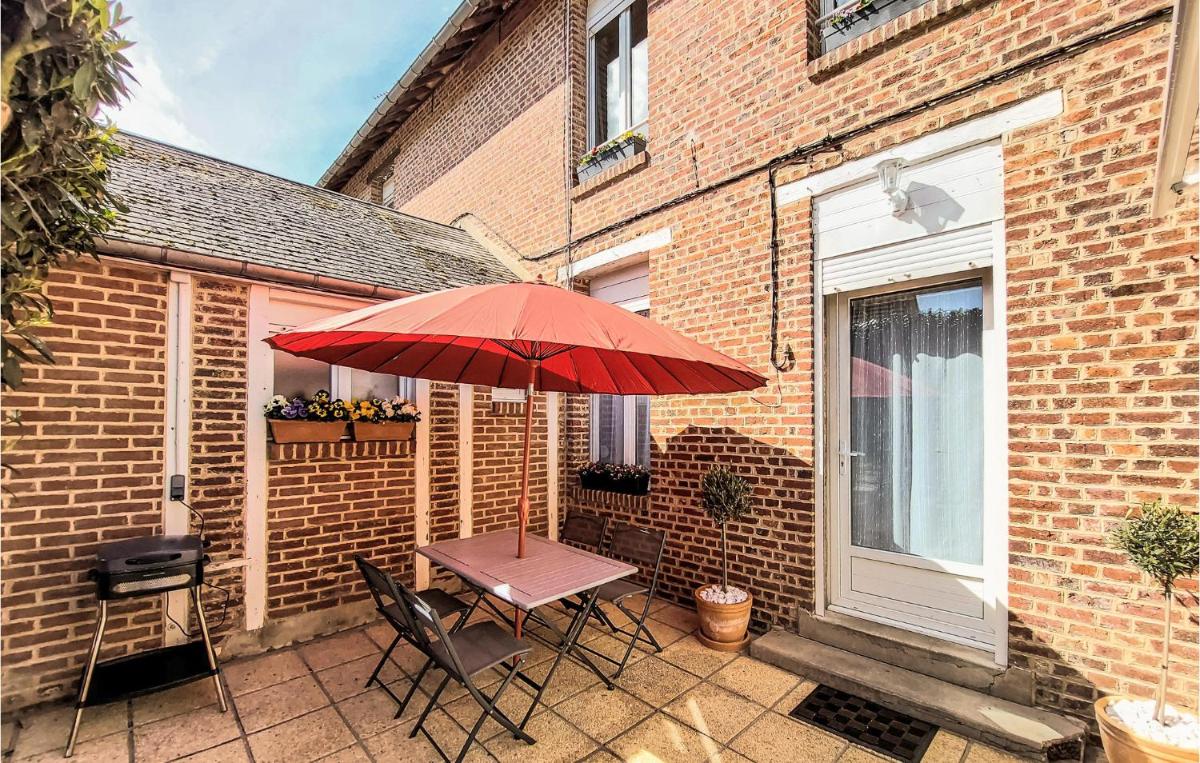 Gorgeous Home In Péronne With Wifi