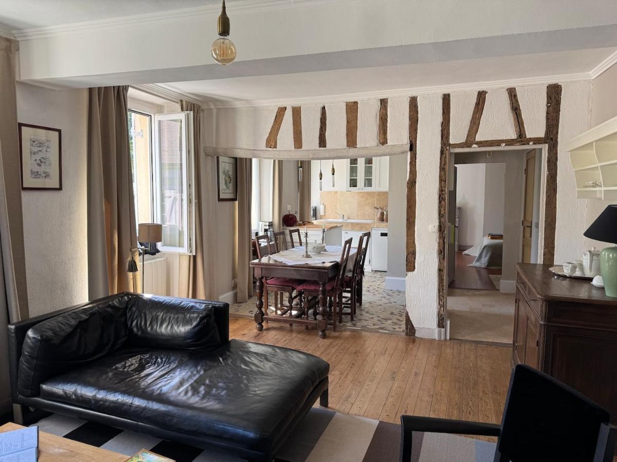 Appartement 1er étage dans maison de maître