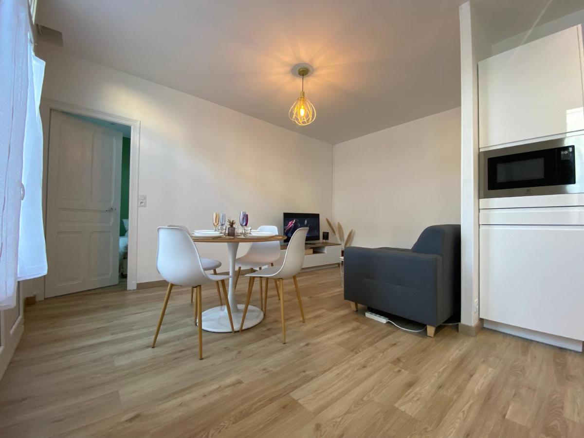 Appartement luxueux rénové avec balcon & garage