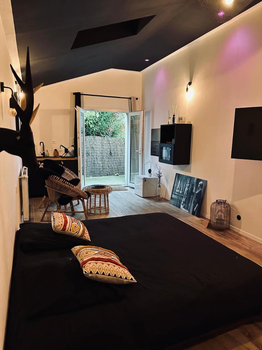 Apt 35 m2 Baignoire Balnéo terrasse privée