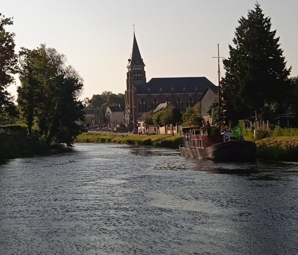 Aux 10 Ponts Maison spacieuse et conviviale au bord de la Somme la mer à 30 min 6 personnes