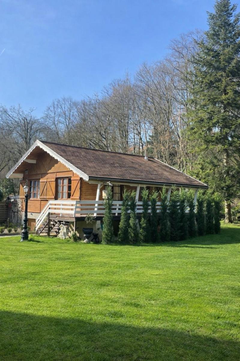 Auvers Wood lodge
