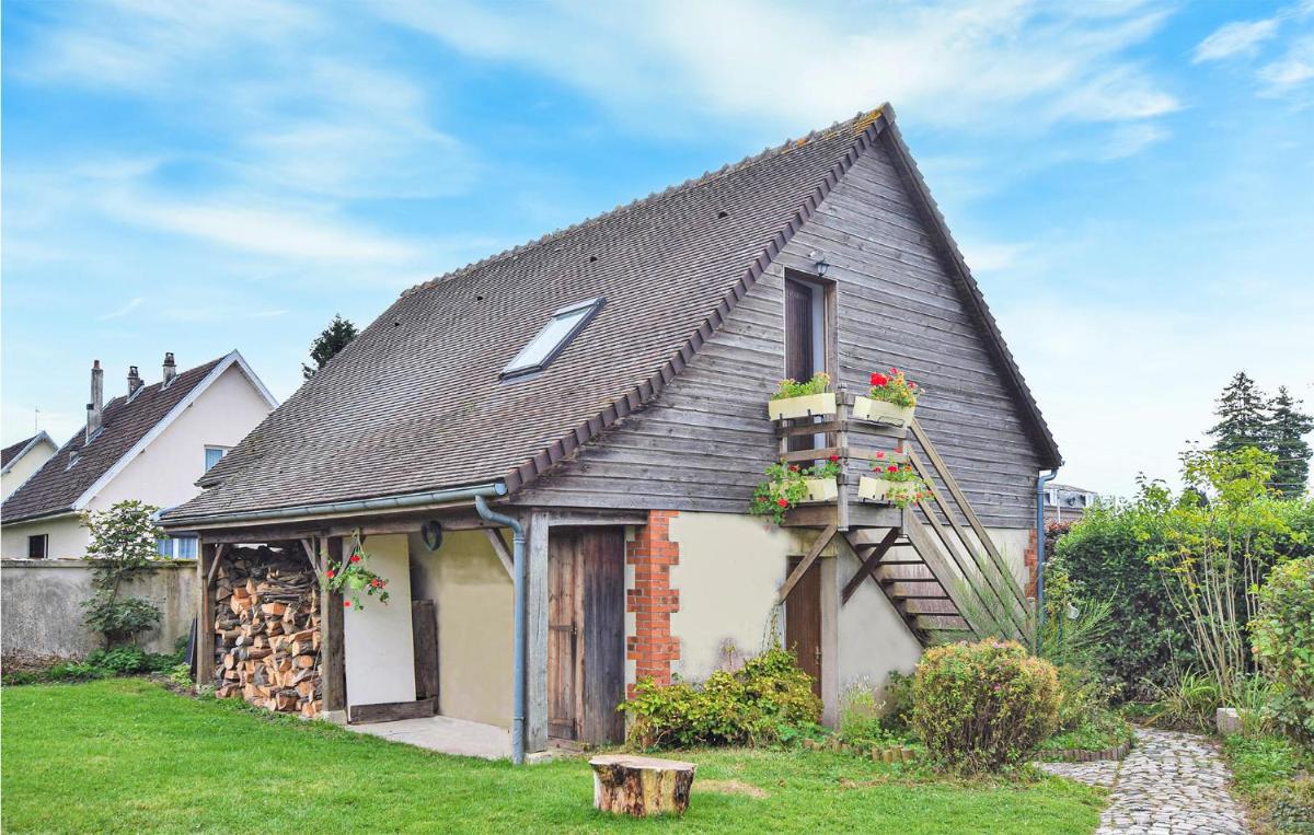 Beautiful Apartment In Le Mesnil-Esnard With Wifi