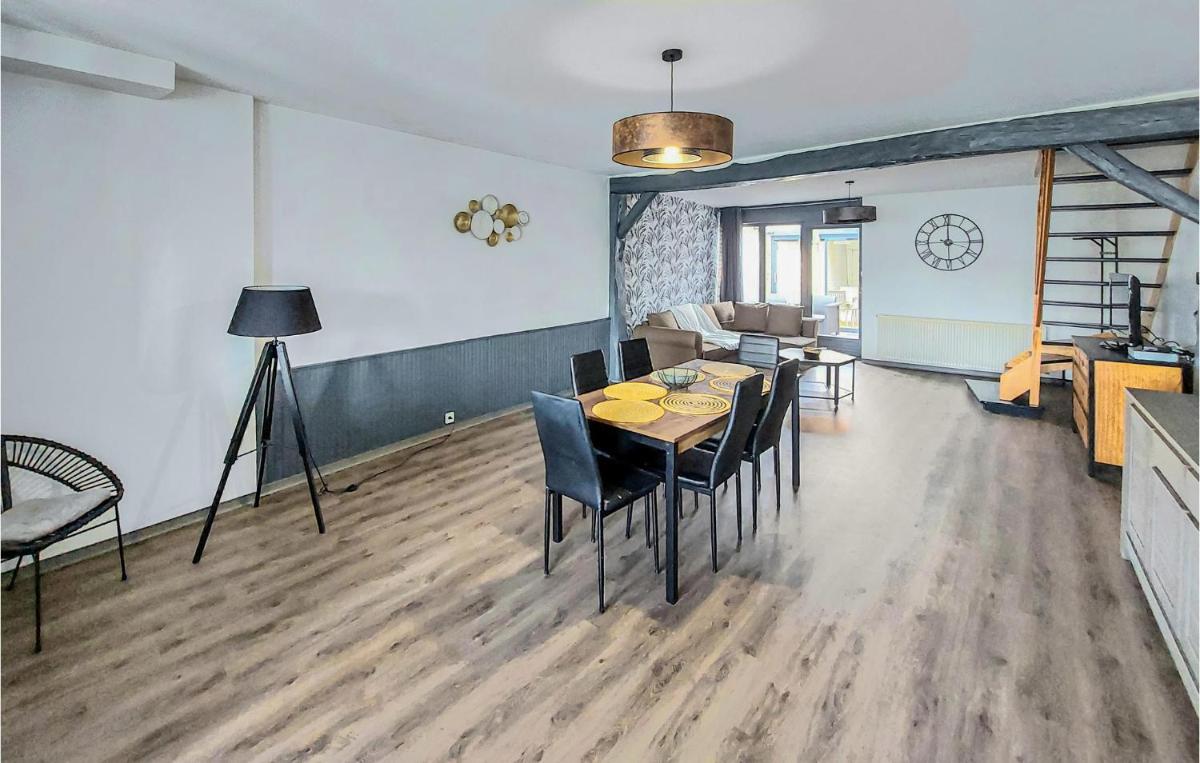 Stunning Home In Gamaches With Wifi
