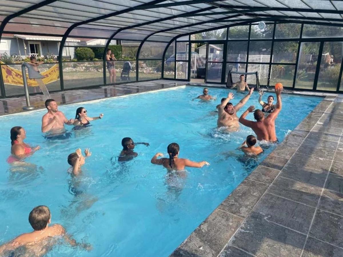 ZEcamping 4 étoiles piscine couverte piscine chauffée locatif 4 pers
