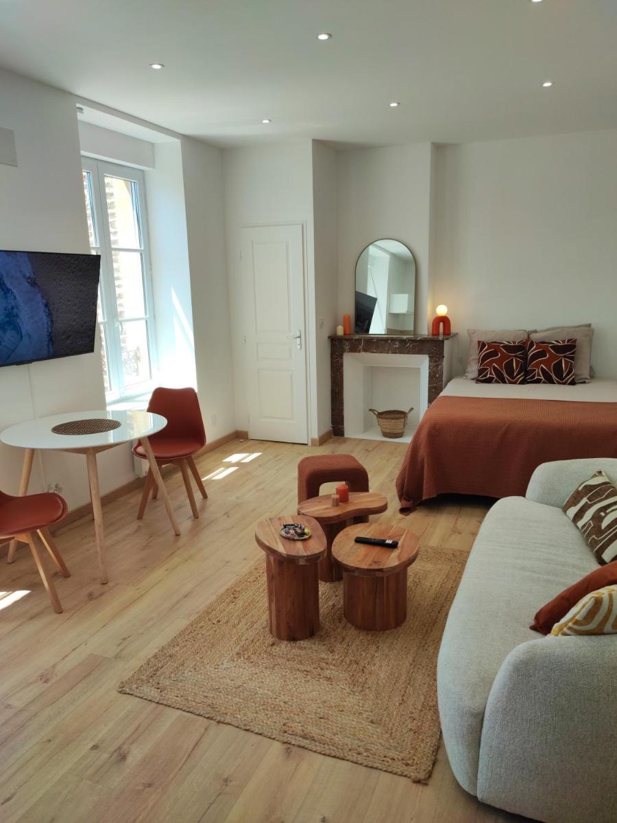 CMG Studio XL 102 Petit Bois Place Ducale