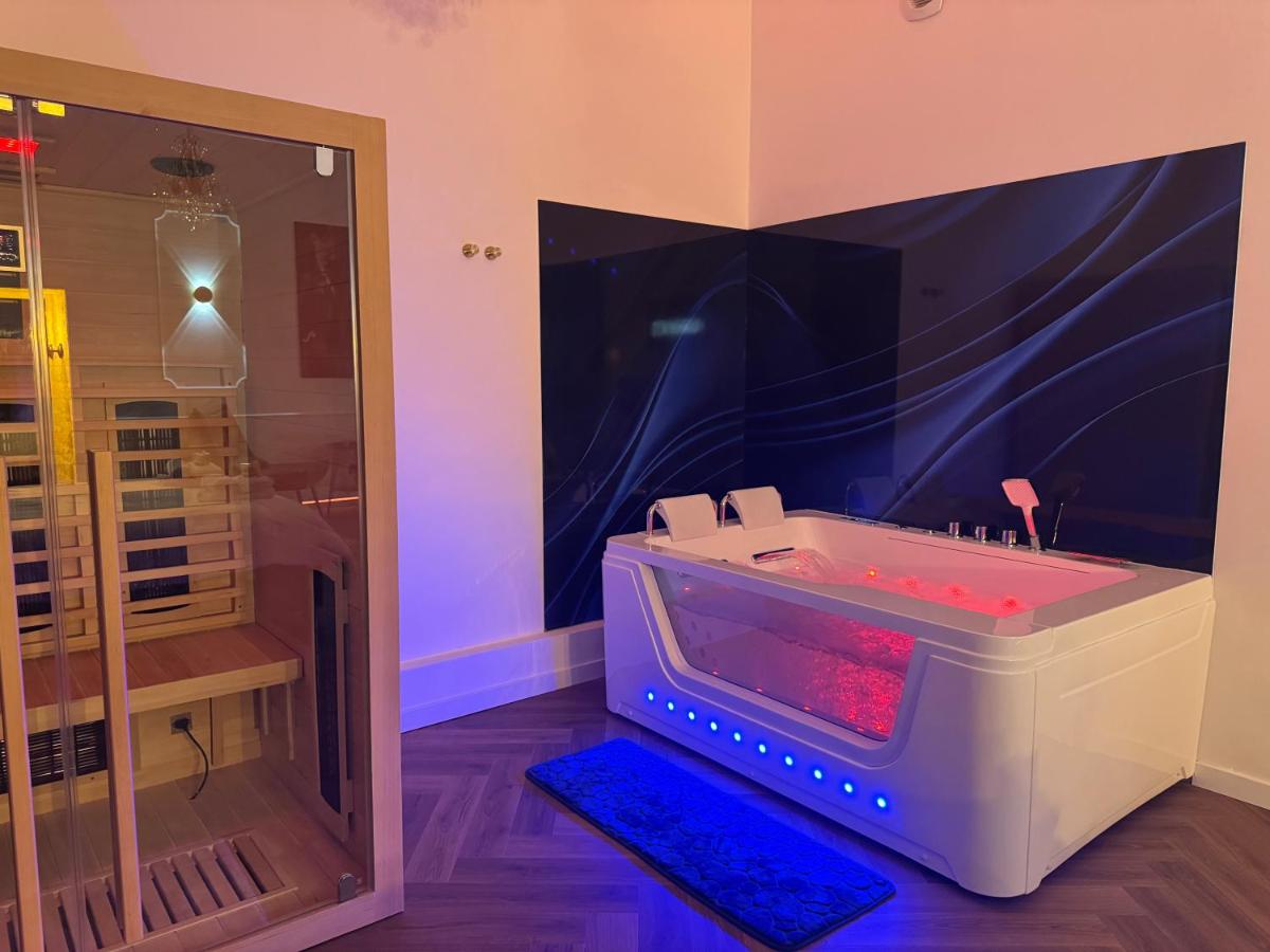 Suite EVASIO, au pied du château fort, parking privé
