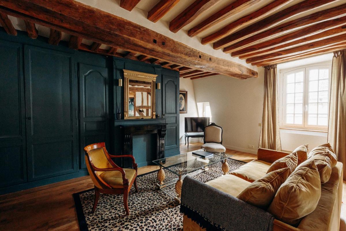 Grand duplex 80m Vieux-Marché Charme rénové