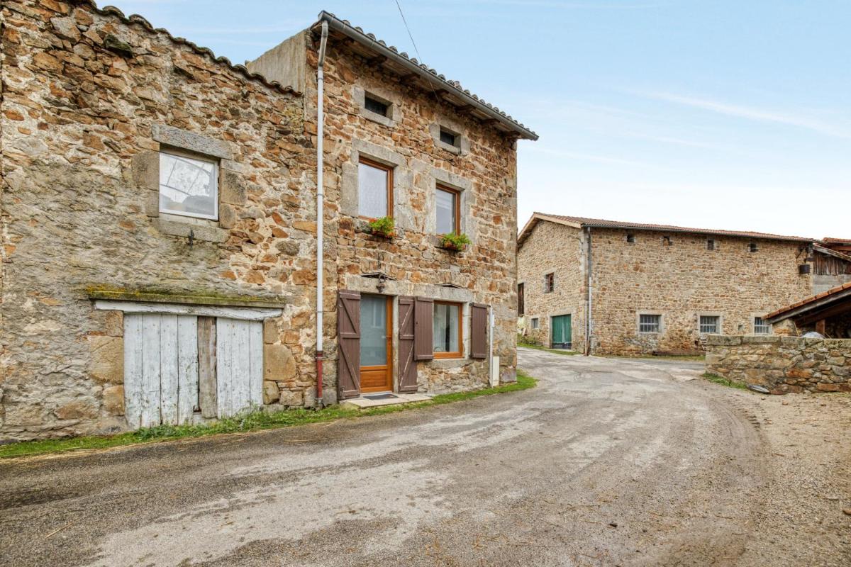 Maison charmante à Valprivas avec jardin privé.