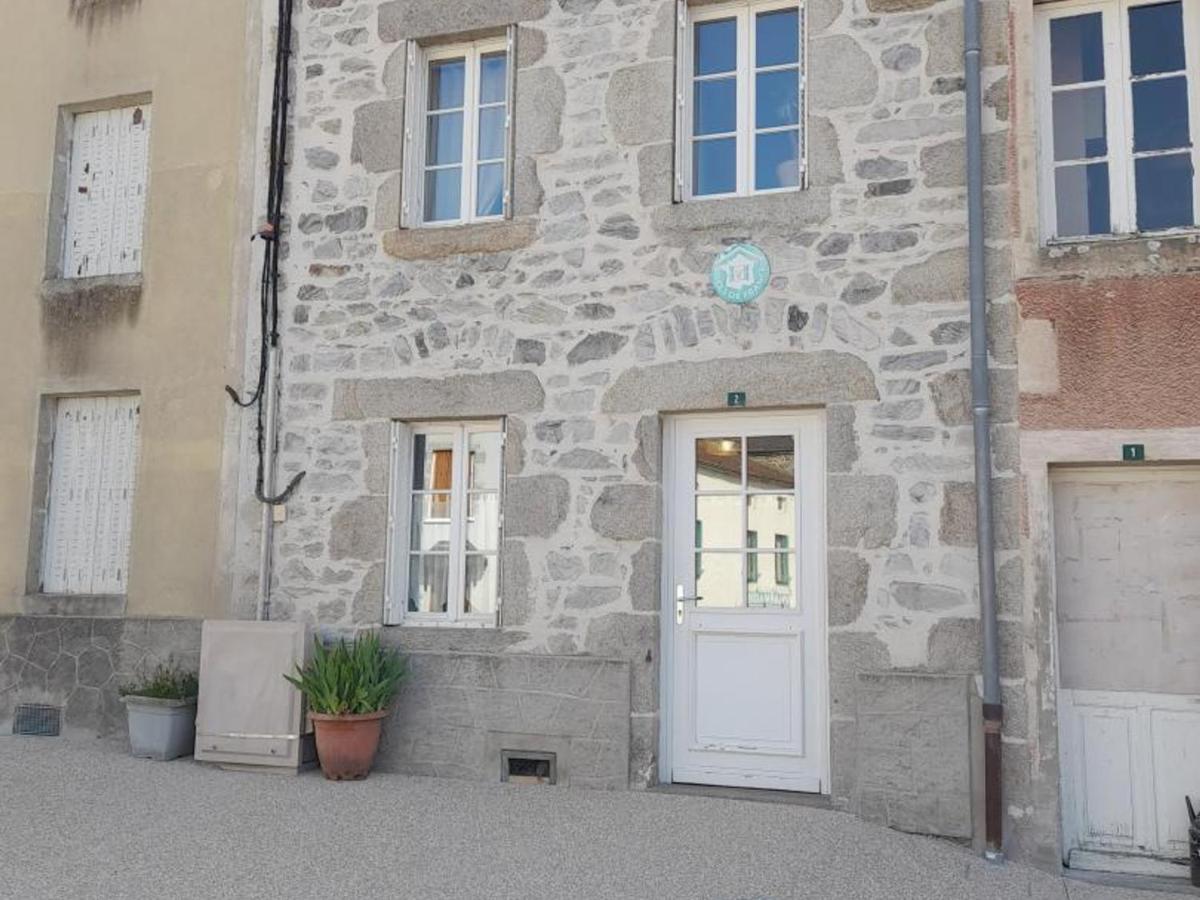Maison en pierres rénovée avec patio à Ferrières-sur-Sichon - FR-1-489-191