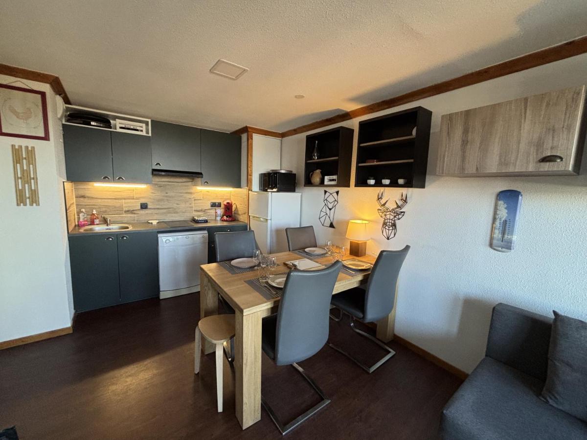 Lama-Gîte-des-Puys T3 Lamadalet, vue sud, terrasse, parking privé