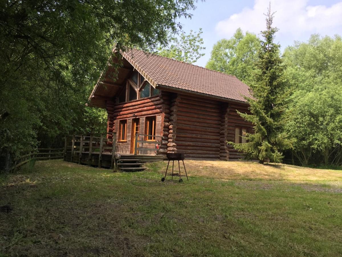 Charming Chalet with Swimming Pool in Quend