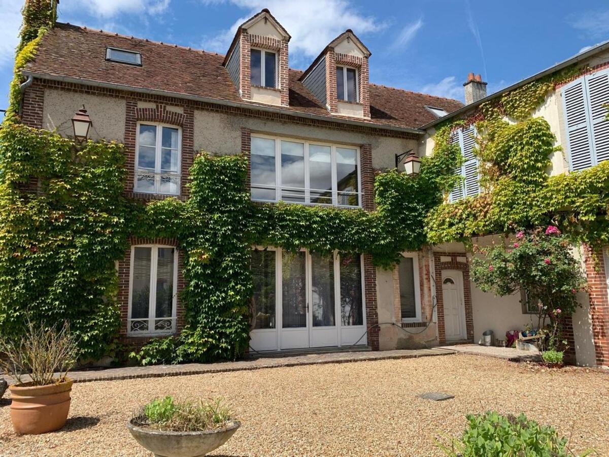 Comfort and Quiet Getaway by the Eure