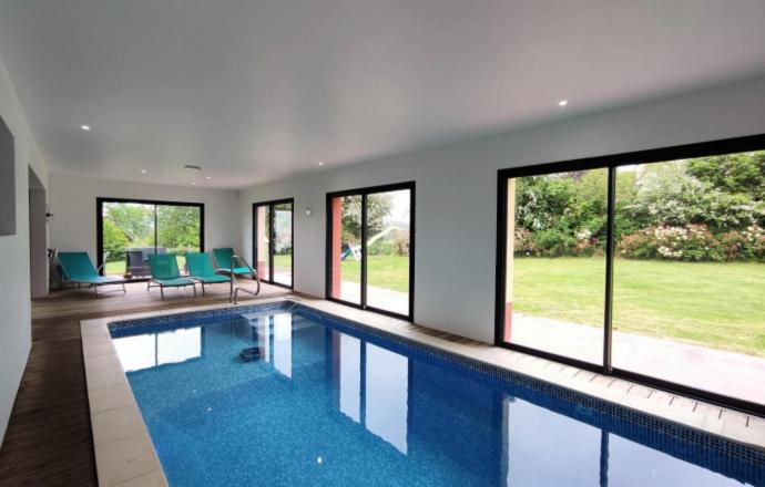 Maison avec Piscine intérieure privée sans vis à vis chauffée toute l année