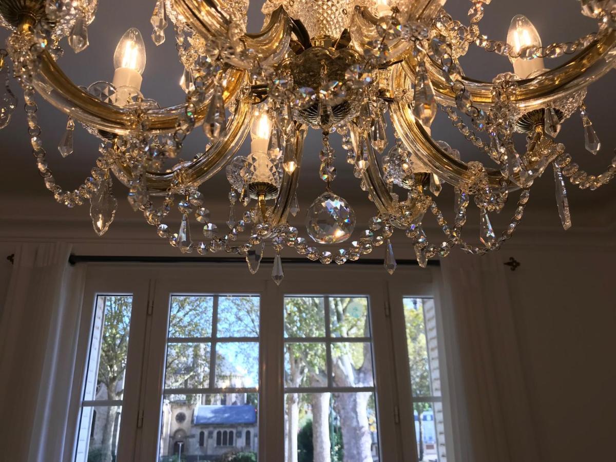 Luxurious Townhouse 10 mins walk to Epernay centre