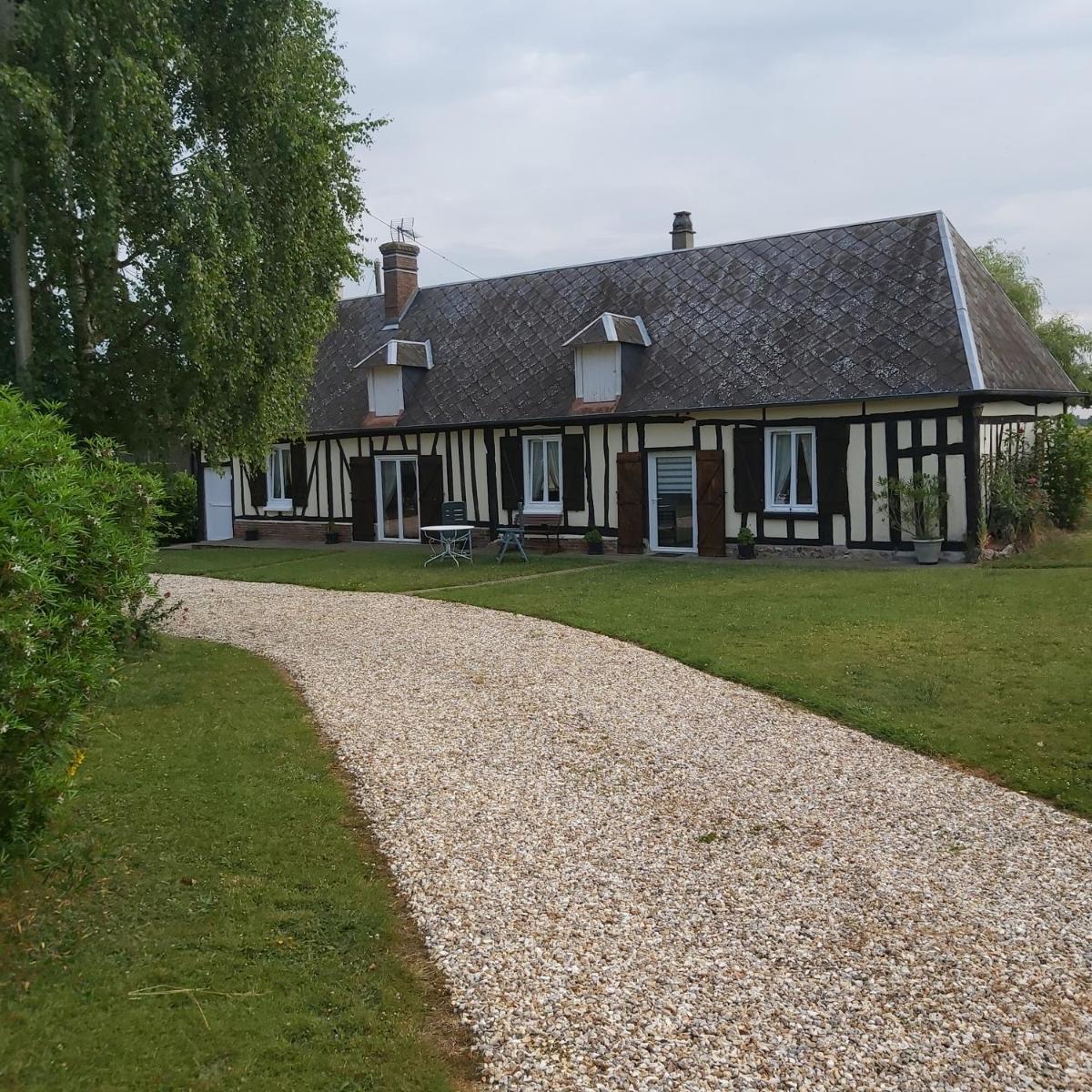 Maison à la campagne, coté forêt