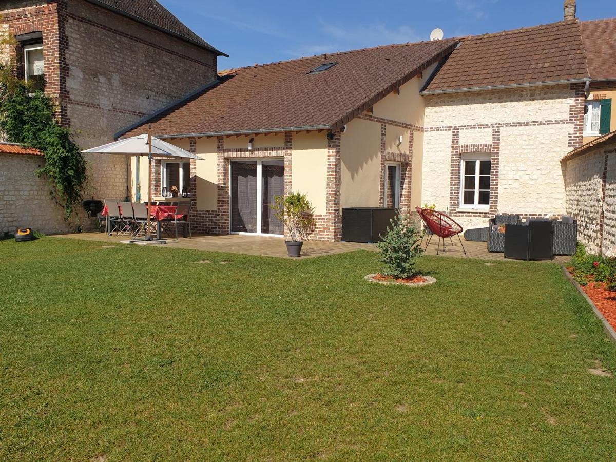 Maison de charme avec jardin au bord de l'Eure
