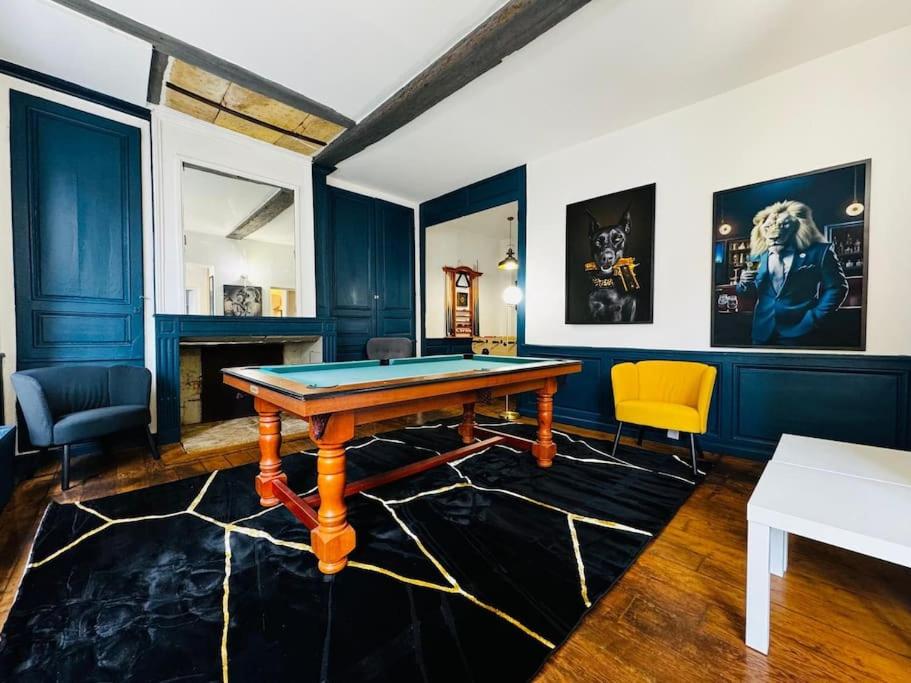 Sainte-barbe T4, Billard à 2 pas du château fort
