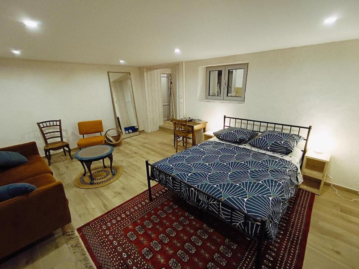 Studio 2 personnes rez-de-chaussée avec patio