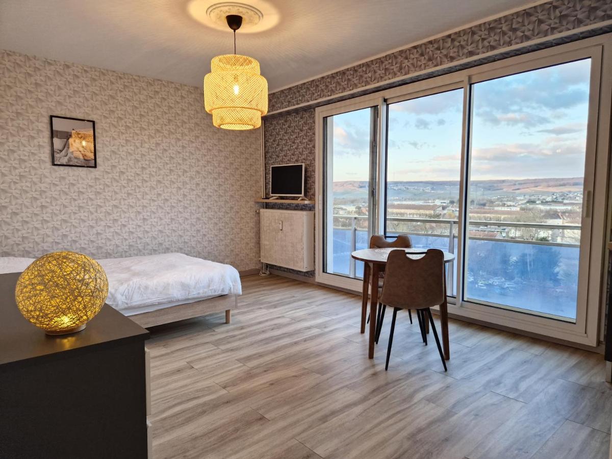 Studio avenue de Champagne