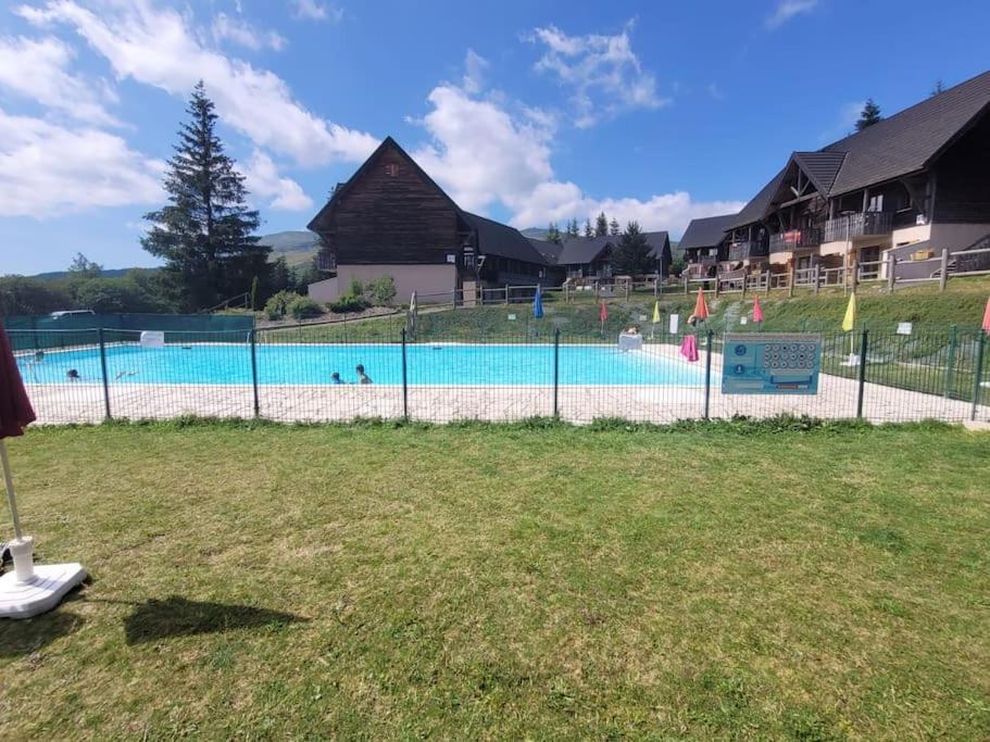 Super Besse 5/6 pers. Vue sur les monts du cantal