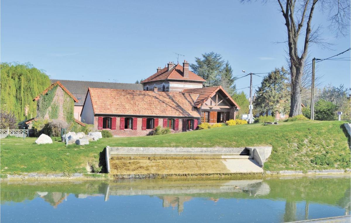 3 Bedroom Cozy Home In Frise